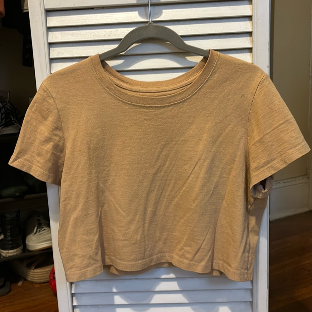 Short Sleeve Urban Outfitters Top!